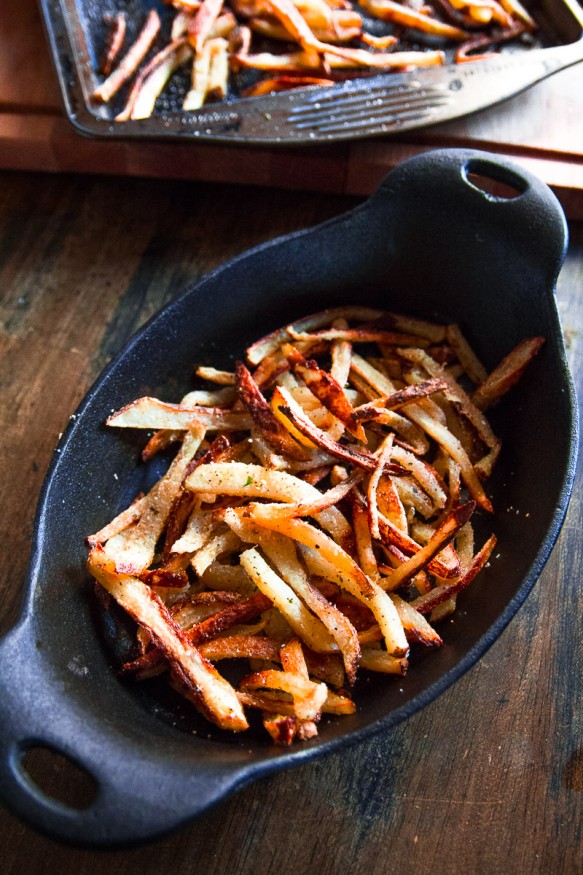 Crispy Oven-Baked Fries With Spicy Garlic Seasoning