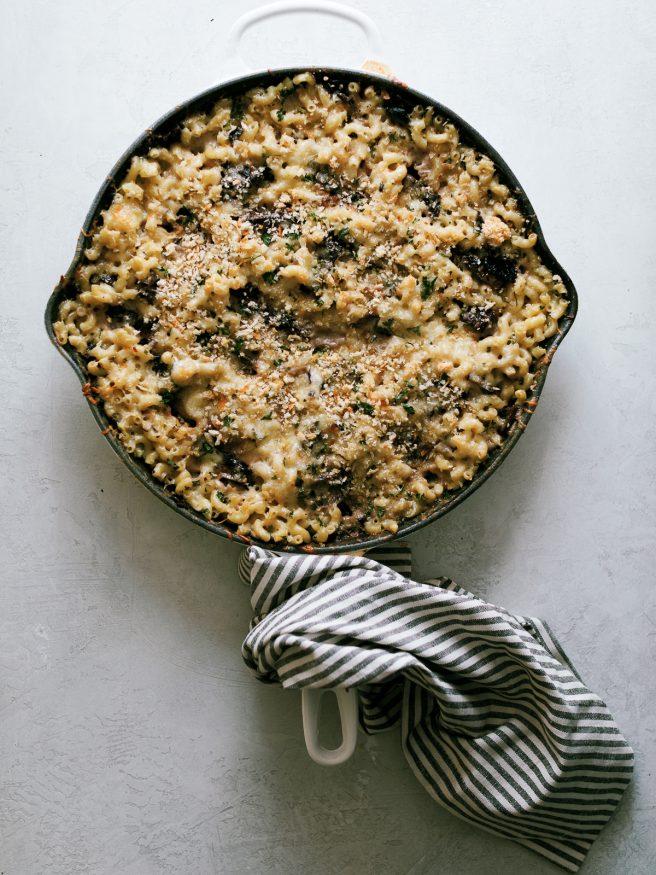 This portobello mushroom mac and cheese recipe is what dreams are made of. Loaded with four different kinds of cheese and hearty portobello mushroom.