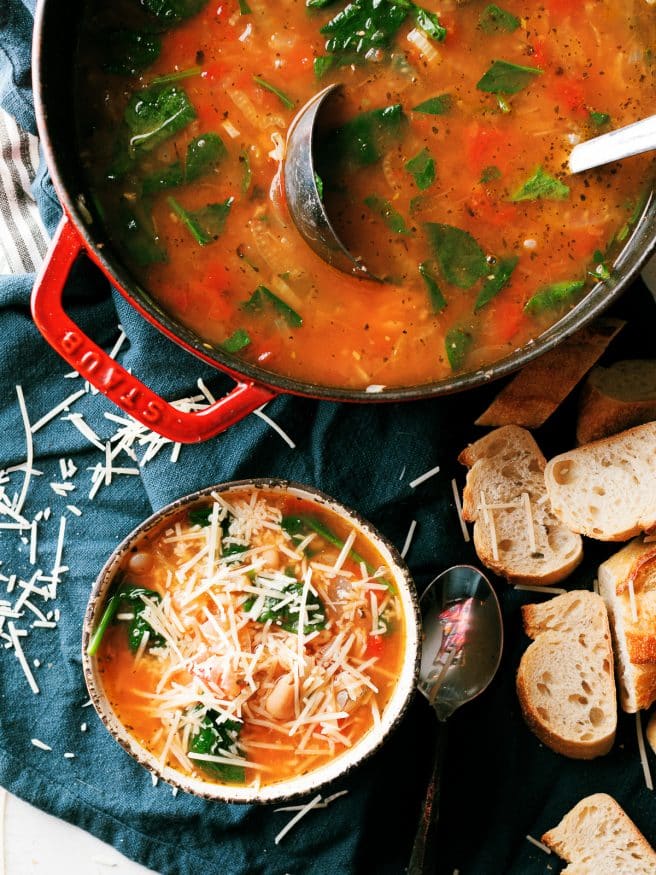 Bean and barley soup with fennel, fire-roasted tomatoes, spinach and parmesan cheese. Aweome soup for a cool weeknight! 