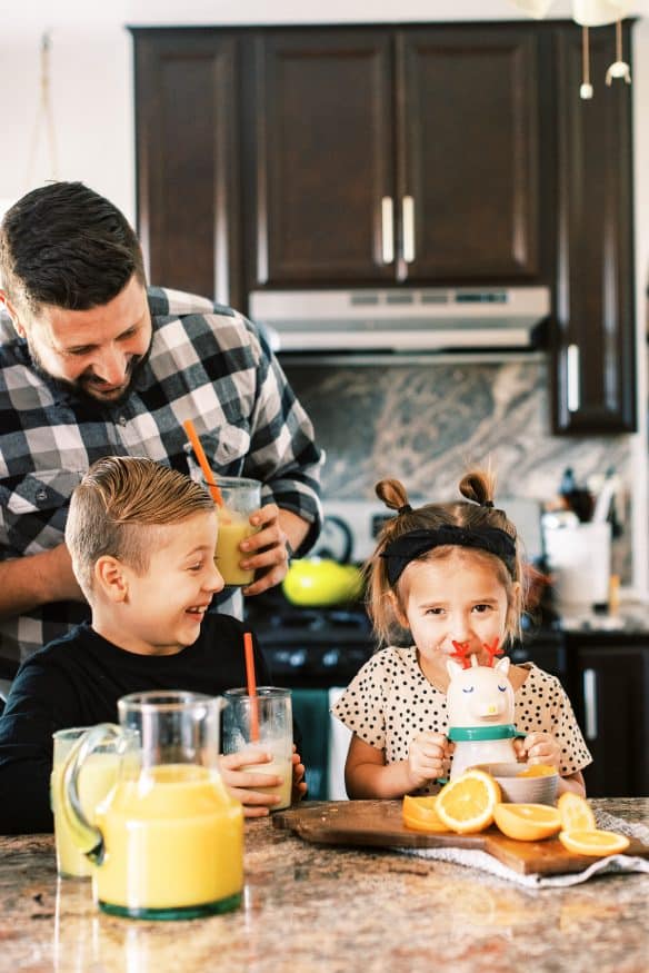 This orange juice ginger and turmeric smoothie is the perfect breakfast or afternoon snack to get a great source of immune supporting nutrients into your system. 