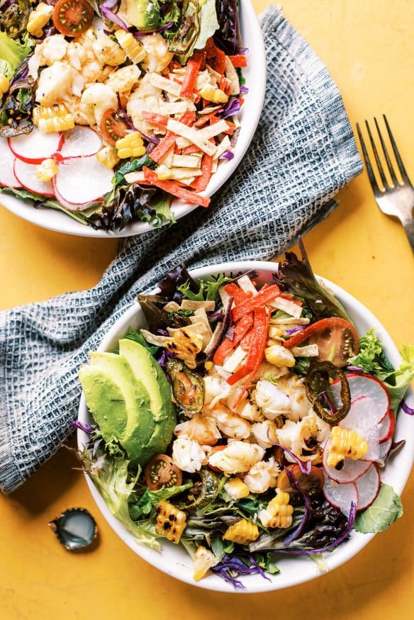 Who doesn't love grilled shrimp tacos? But when you want to lighten things up, whipping up a grilled shrimp taco salad is where its at. 